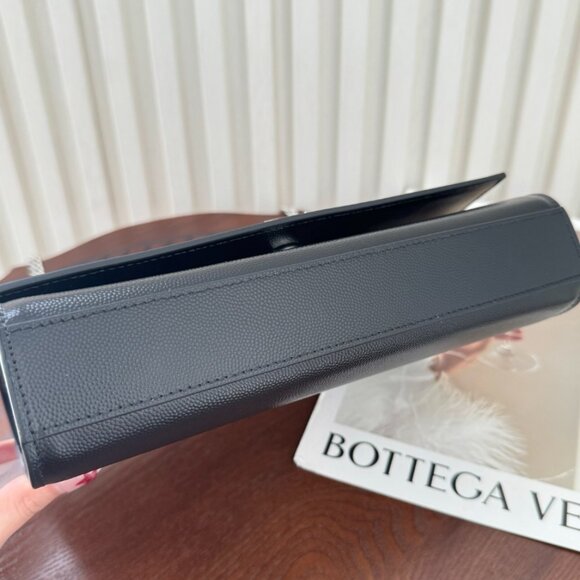 Authentic Yves Saint Laurent Medium Kate - Picture 4 of 9